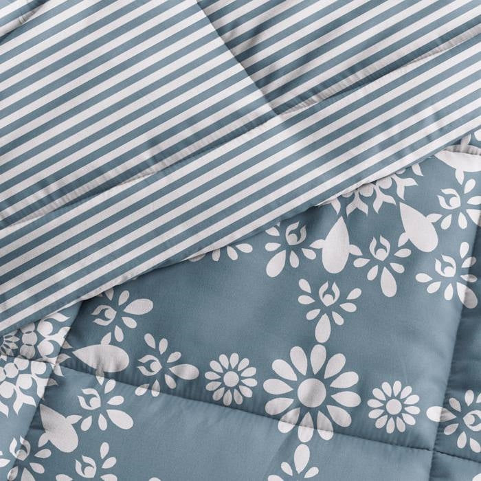 Juego de edredón floral y de rayas reversible de 3 piezas azul y blanco, tamaño Full/Queen