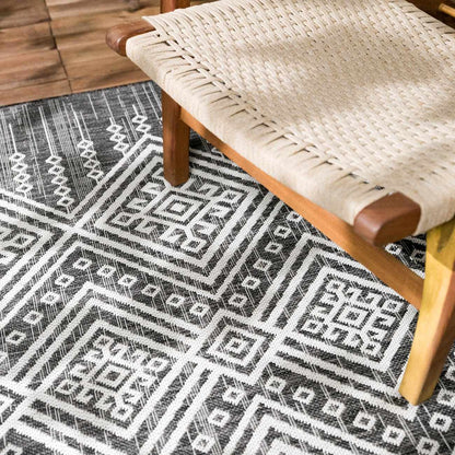 Frankville Black&White All Over Performance Outdoor Rug with geometric pattern on Tampa Home & Garden Store
