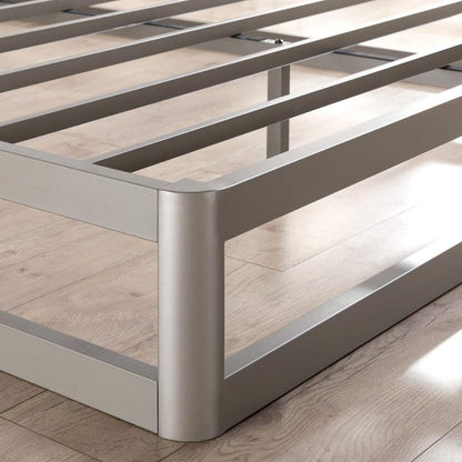 Base de cama de plataforma de metal de perfil bajo resistente y moderna, tamaño matrimonial