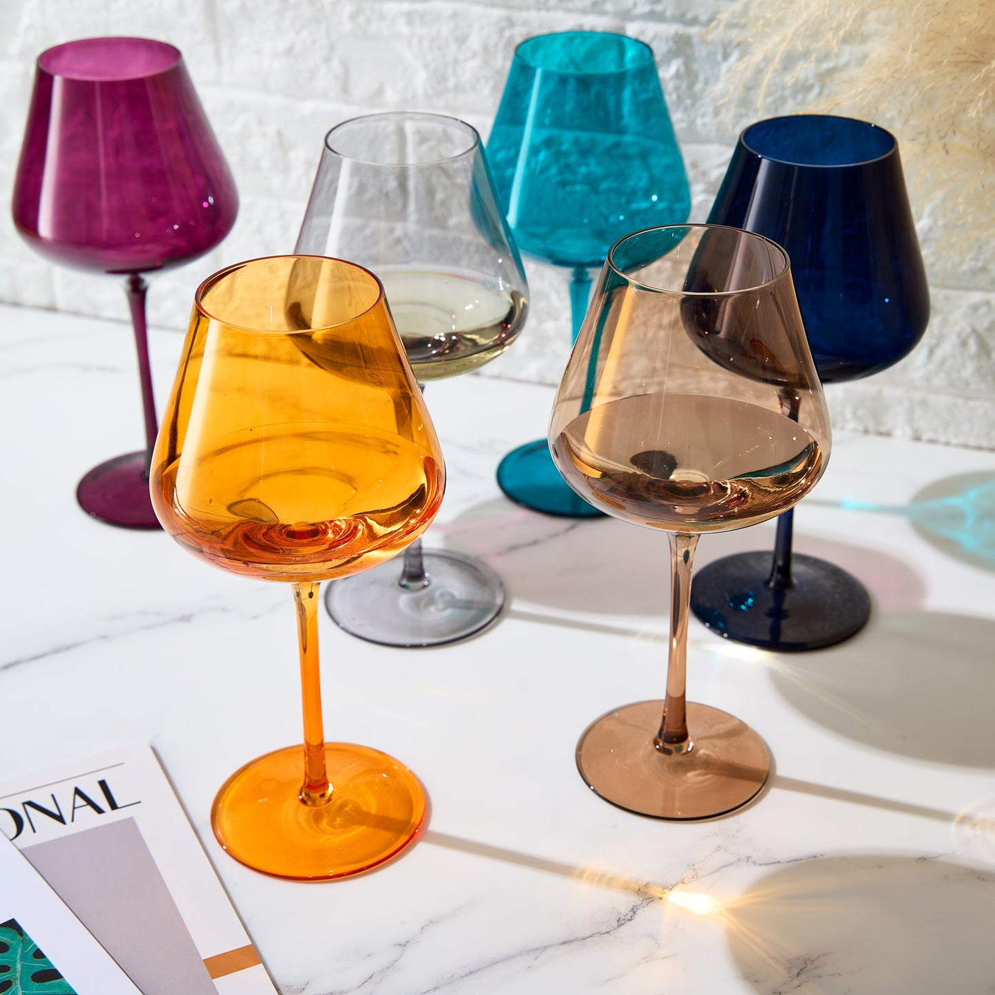 the Stagioni Autumn Stemmed Wine Glasses Set