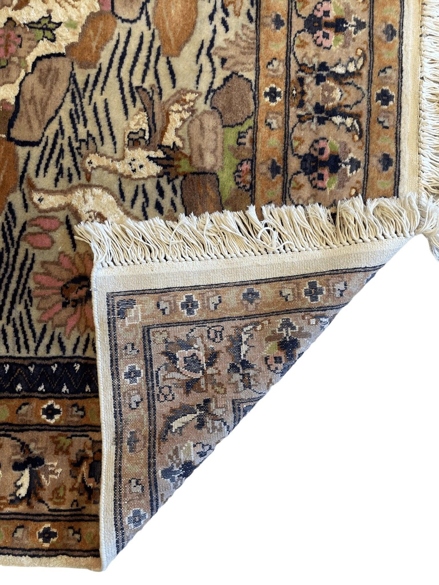 Fine Handmade Pictorial Rug 71'’ x 48'’ - Tampa Home & Garden Store