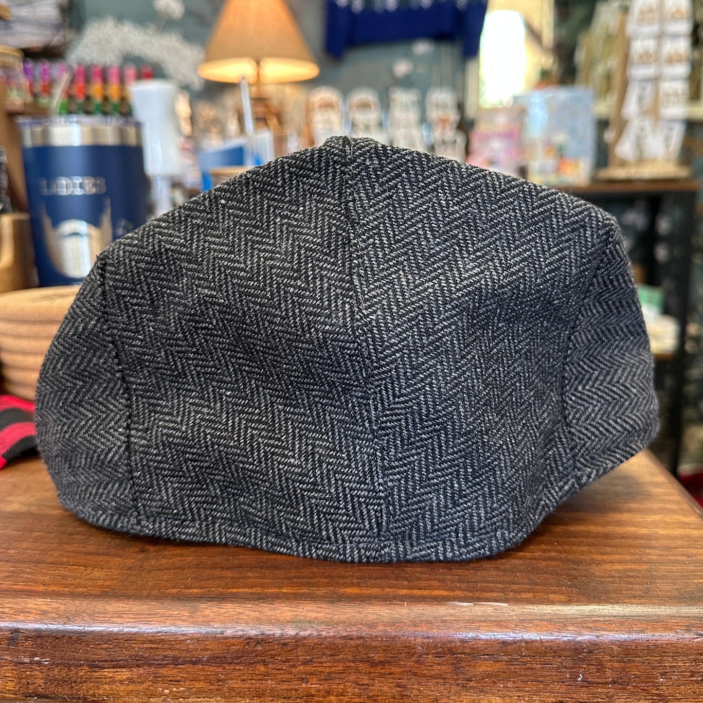 Casquette de golf en laine mélangée avec broderie de chardon écossais et chevrons