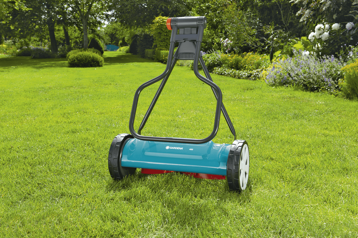 Gardena Cylinder Lawnmower Classic 400 walk-behind mower with teal body and black frame on Tampa Home & Garden Store