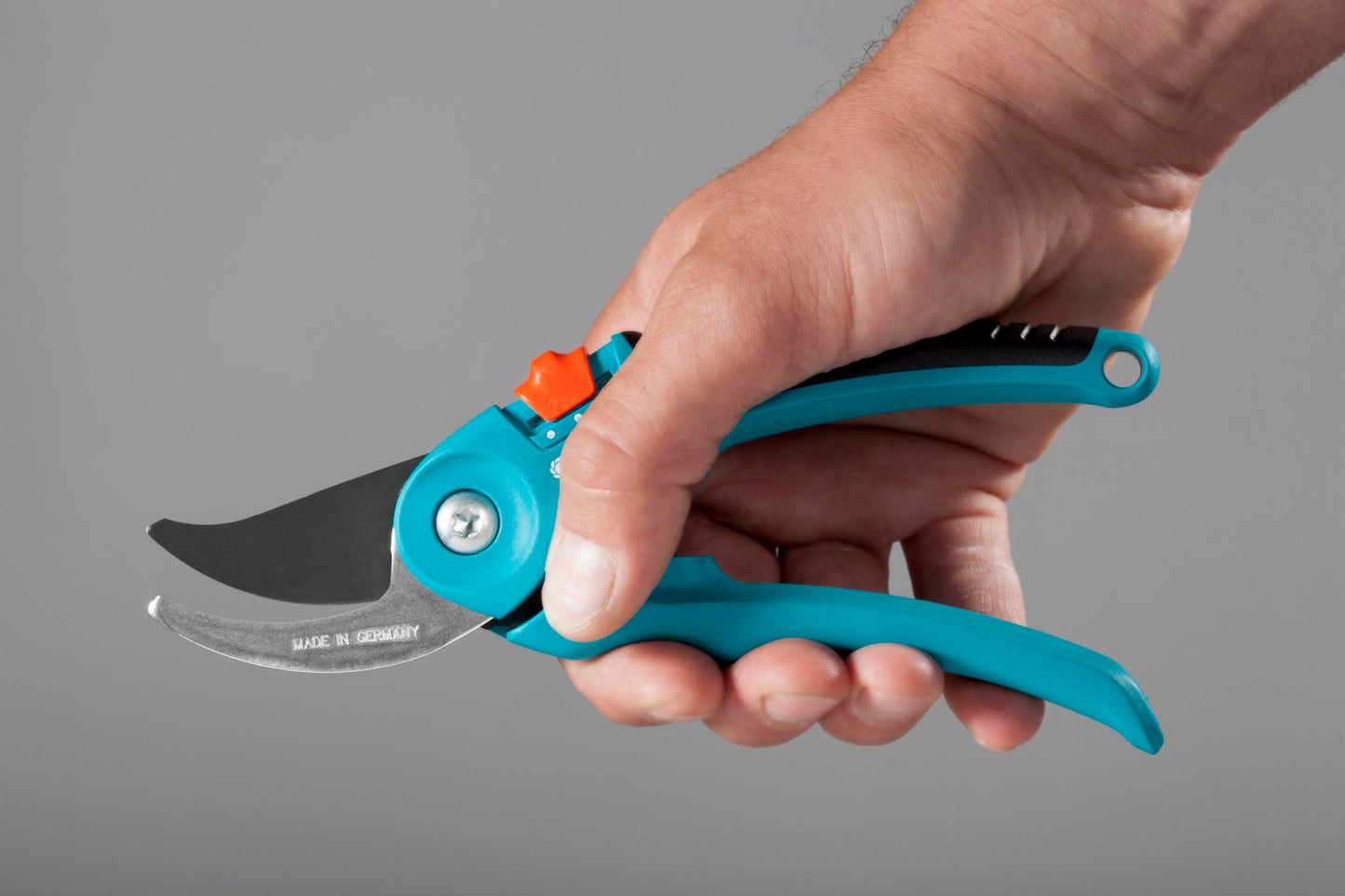 Garden Secateurs B/S-M Gardena with turquoise handles and orange lock on Tampa Home & Garden Store