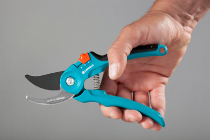 Gardena secateurs B/S-M, turquoise handle, orange lock, curved blade on Tampa Home & Garden Store