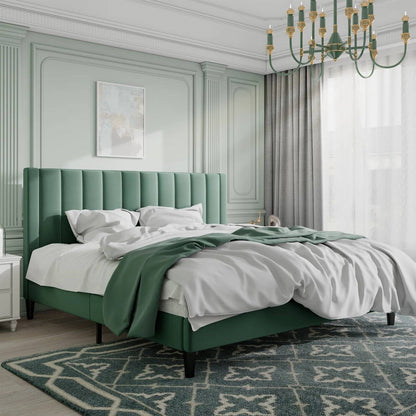 Cama Plataforma King Size Moderna Tapizada en Terciopelo Verde con Cabecero