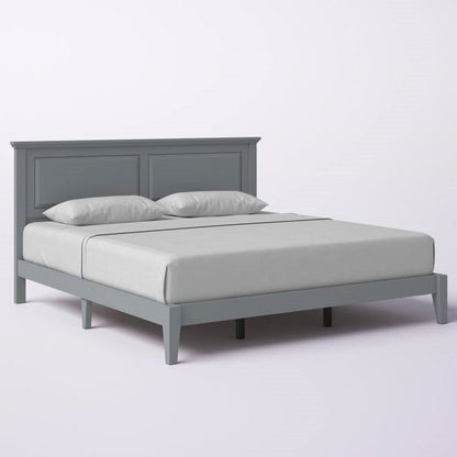 Marco de cama de plataforma tradicional King de madera maciza de roble con cabecero en gris
