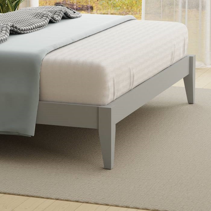 Marco de cama de plataforma tradicional King de madera maciza de roble con cabecero en gris