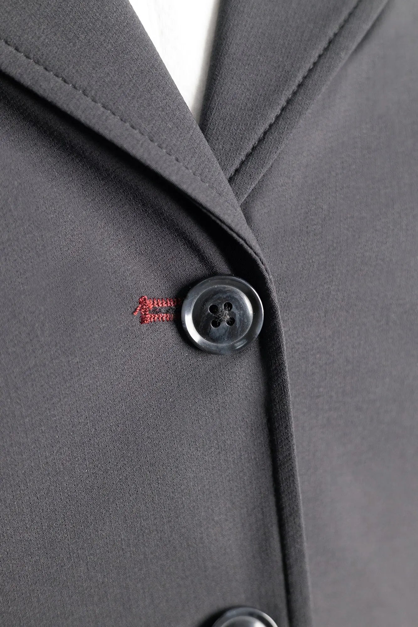 Grand Prix EQJ Ladies 3 Button, Black with Burgundy Collar