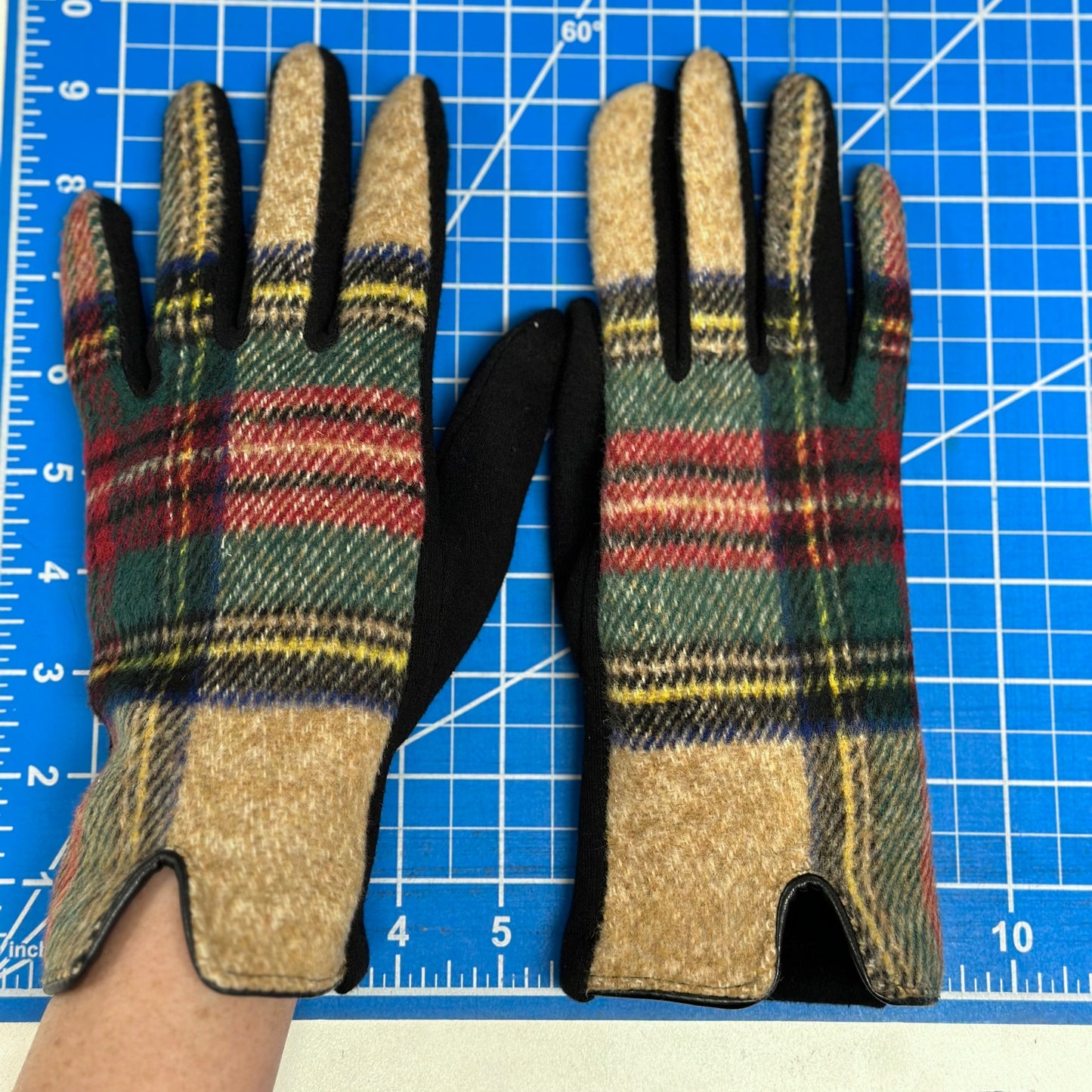 Green Woven-Look Tartan Plaid Touchscreen Gloves - Tampa Home & Garden Store