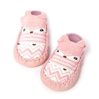 Stevvex pair of pink cotton soft sole baby shoes with knit cuff and zigzag cartoon pattern on Tampa Home & Garden Store