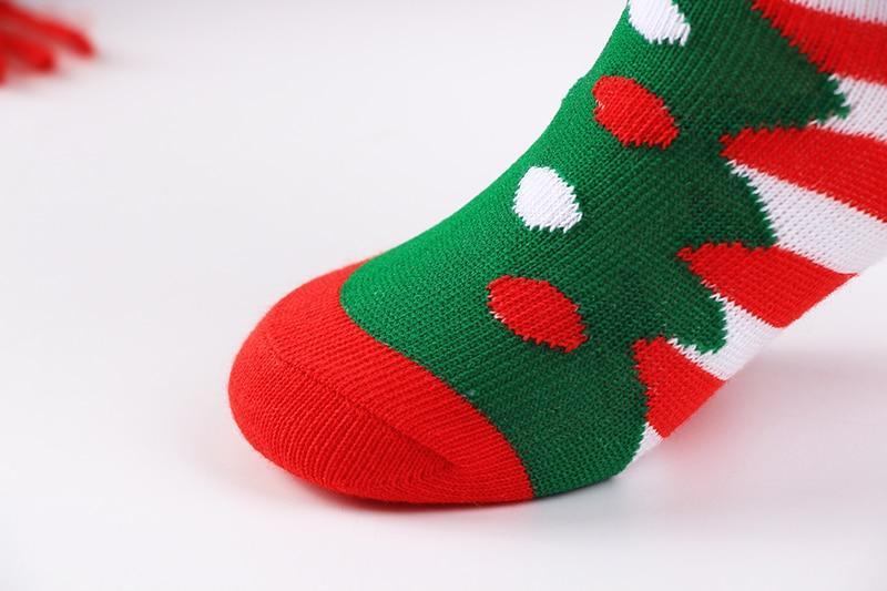 Stevvex baby Christmas sock green with red toe and dotted pattern striped cuff on Tampa Home & Garden Store