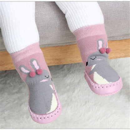 Indoor sock shoes for newborns Stevvex pink gray bunny motif with rubber soles on Tampa Home & Garden Store