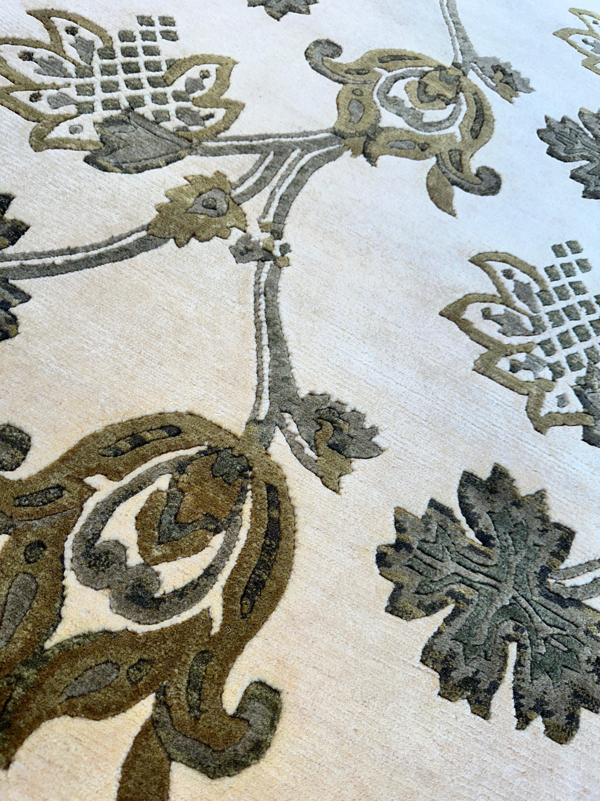 Hand-Knotted Indian Rug - 7'11" x 9'9" - Wool - Floral Pattern - Elegant Beige and Green Design - Tampa Home & Garden Store