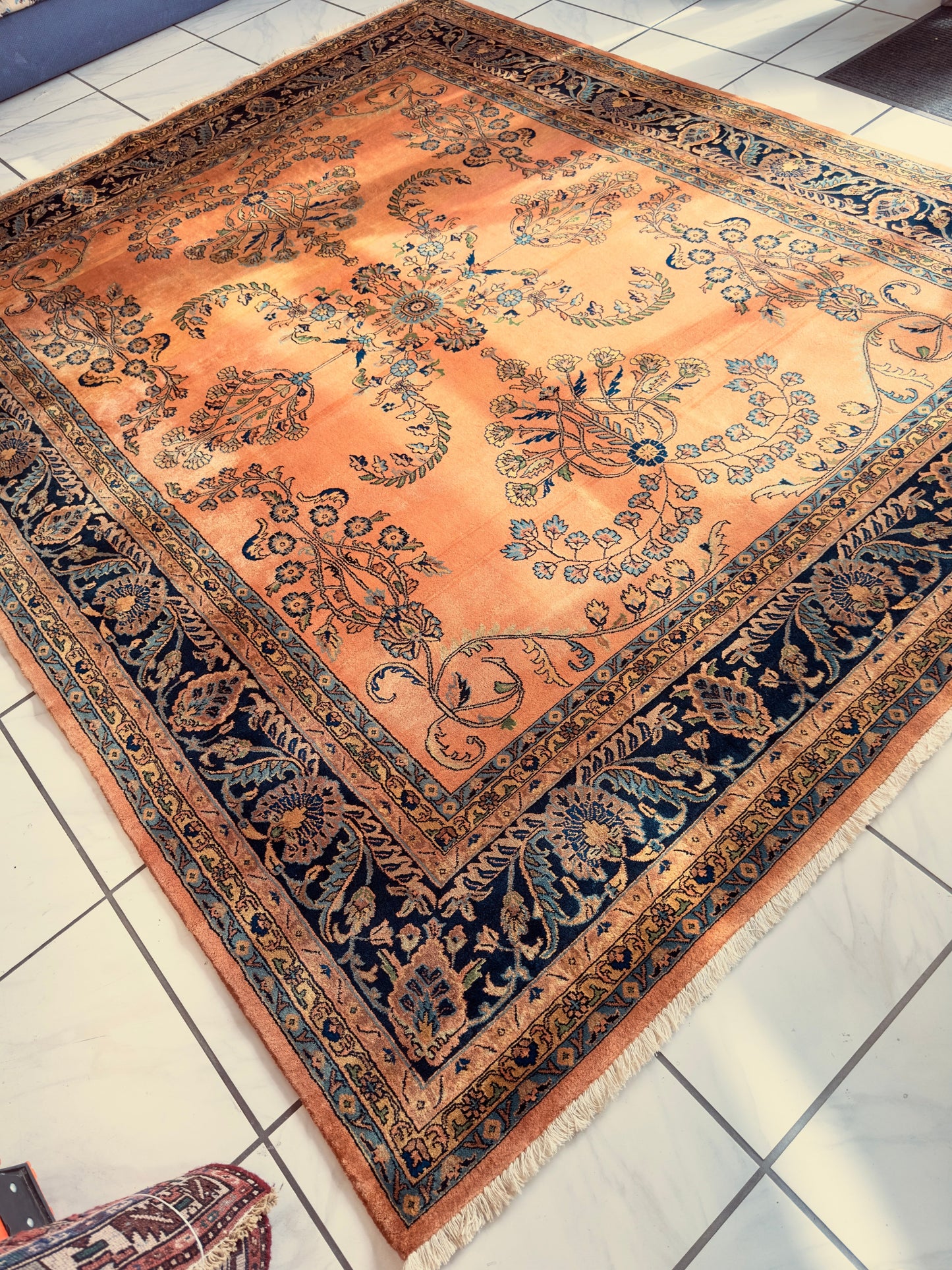 Hand-Knotted Indo-Sarouk Wool Rug – 8' x 10' – Peach Field with Navy Border - Tampa Home & Garden Store