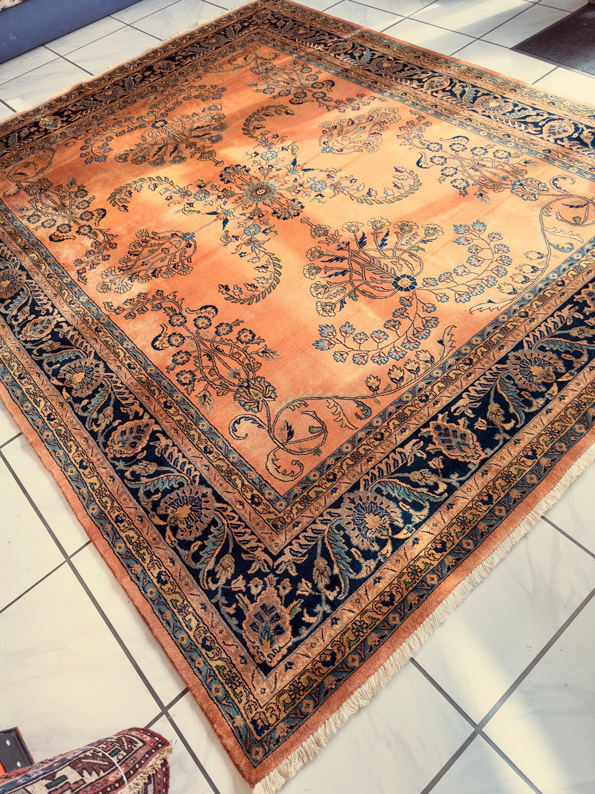 Hand-Knotted Indo-Sarouk Wool Rug – 8' x 10' – Peach Field with Navy Border - Tampa Home & Garden Store
