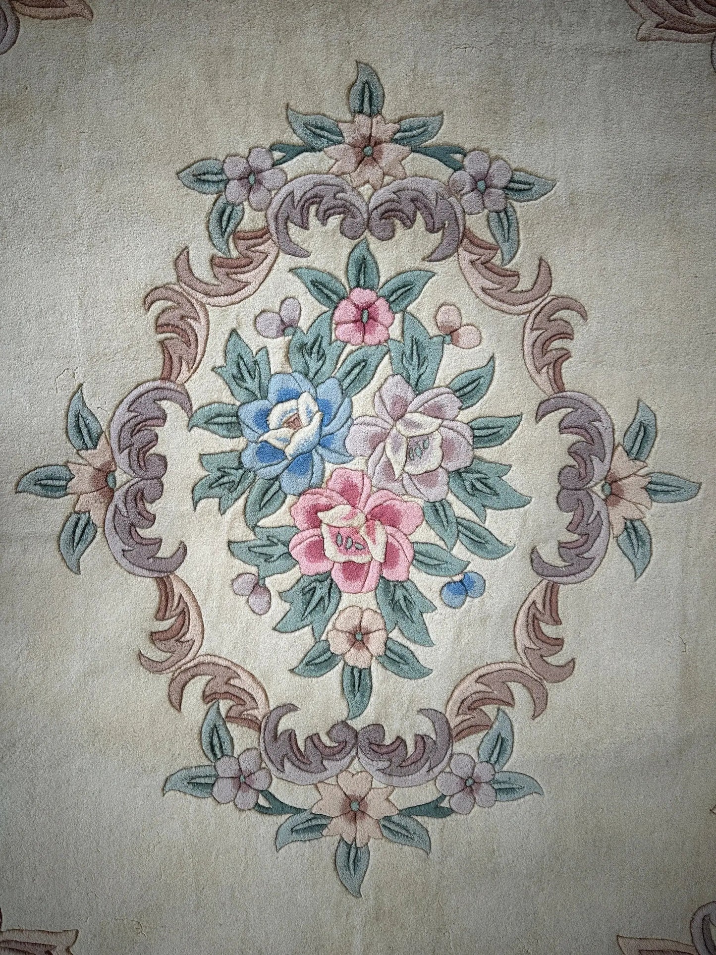 Hand-Tufted Chinese Aubusson Wool Rug – 7'10" x 11' – Luxurious Traditional Design - Tampa Home & Garden Store
