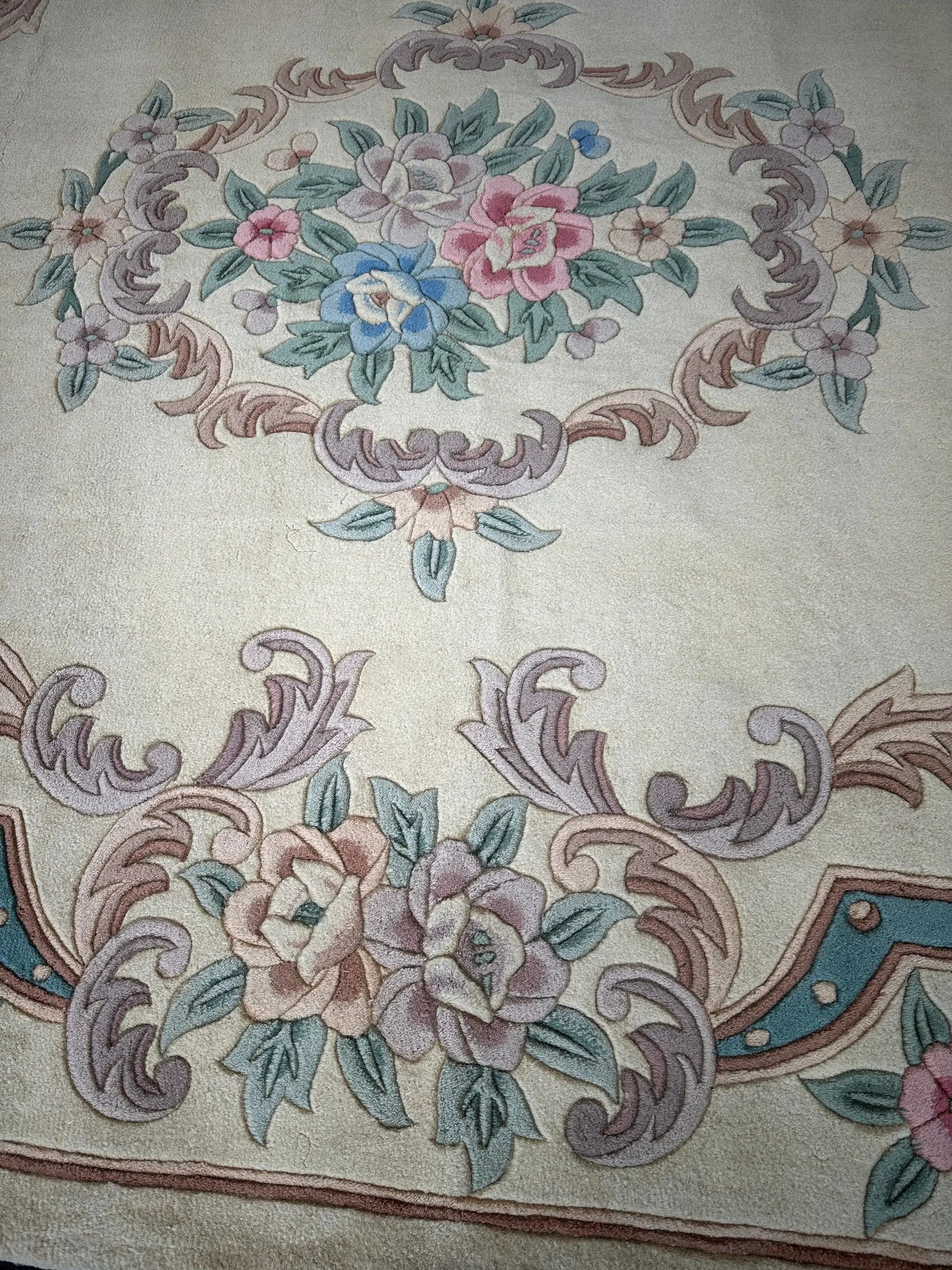 Hand-Tufted Chinese Aubusson Wool Rug – 7'10" x 11' – Luxurious Traditional Design - Tampa Home & Garden Store