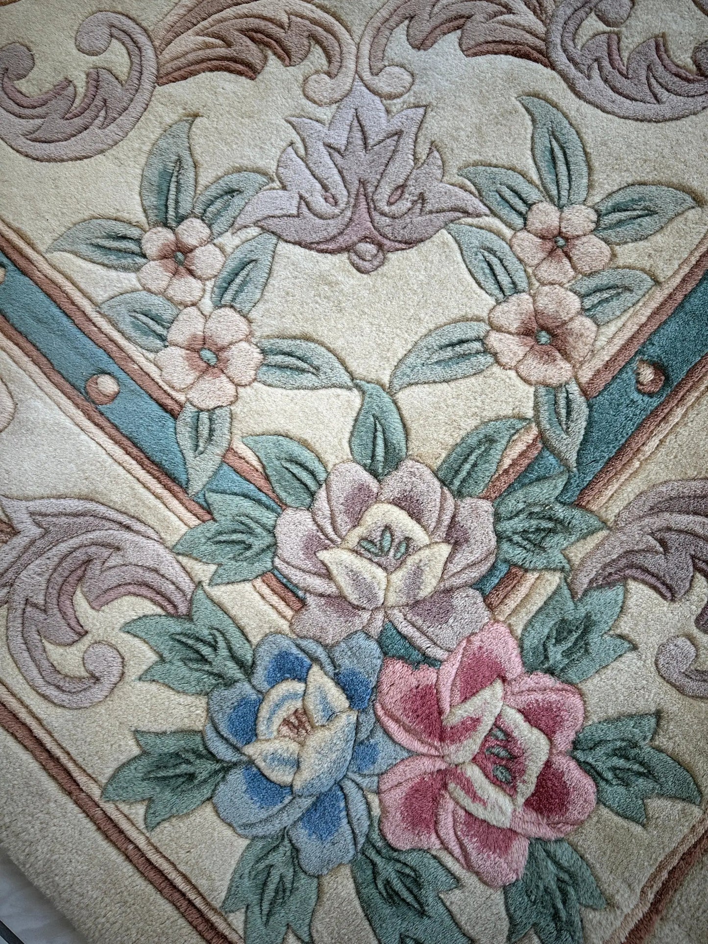 Hand-Tufted Chinese Aubusson Wool Rug – 7'10" x 11' – Luxurious Traditional Design - Tampa Home & Garden Store