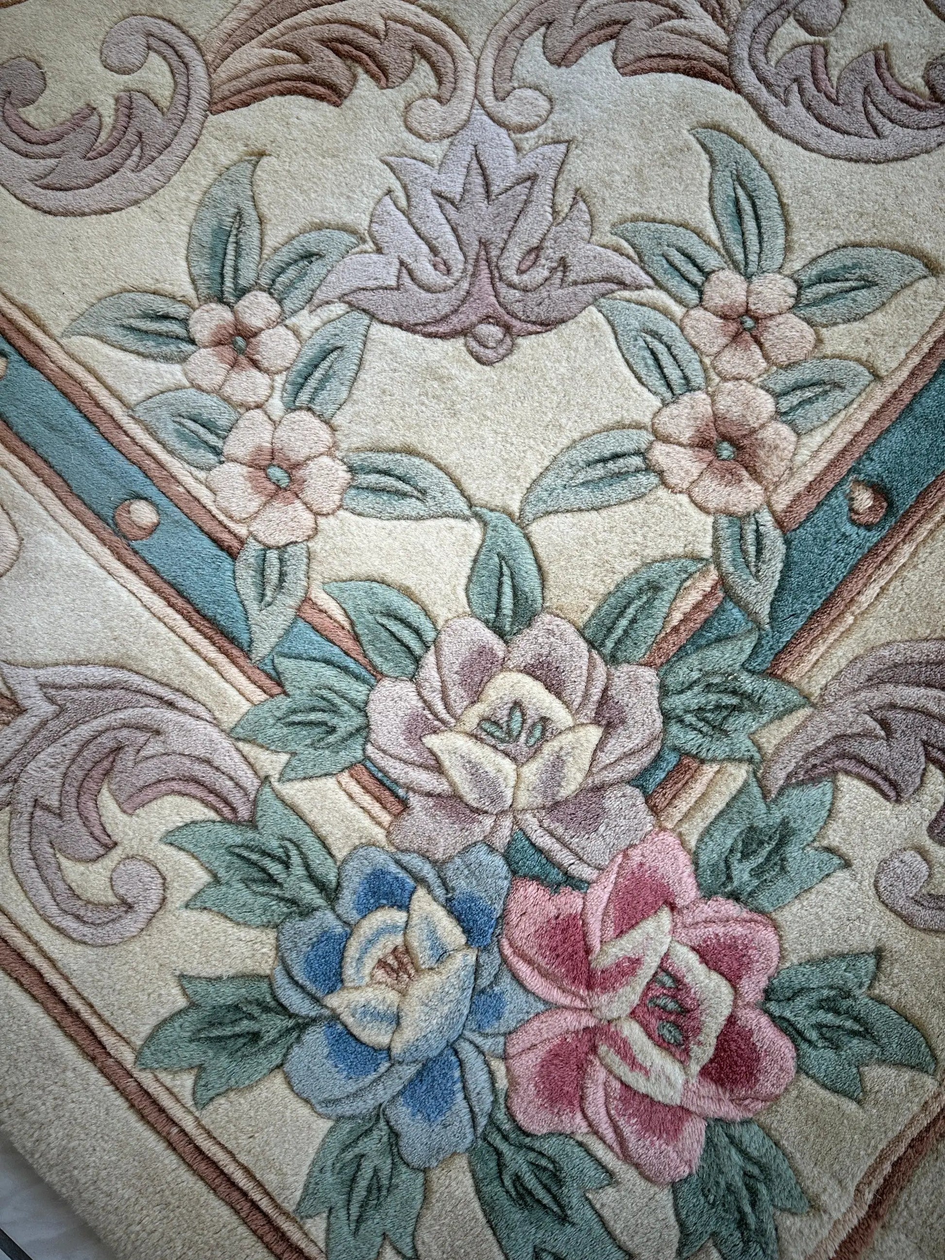 Hand-Tufted Chinese Aubusson Wool Rug – 7'10" x 11' – Luxurious Traditional Design - Tampa Home & Garden Store