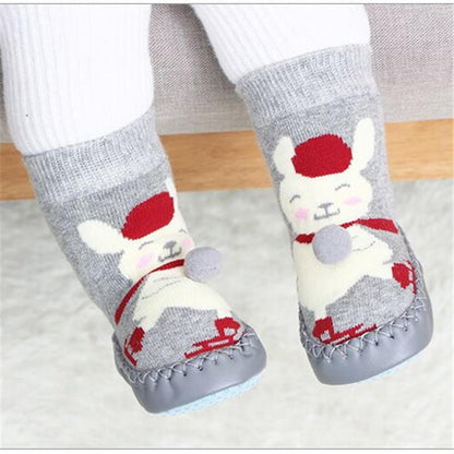 Indoor sock shoes newborn Stevvex grey knit pair socks with bunny design and rubber sole caps on Tampa Home & Garden Store