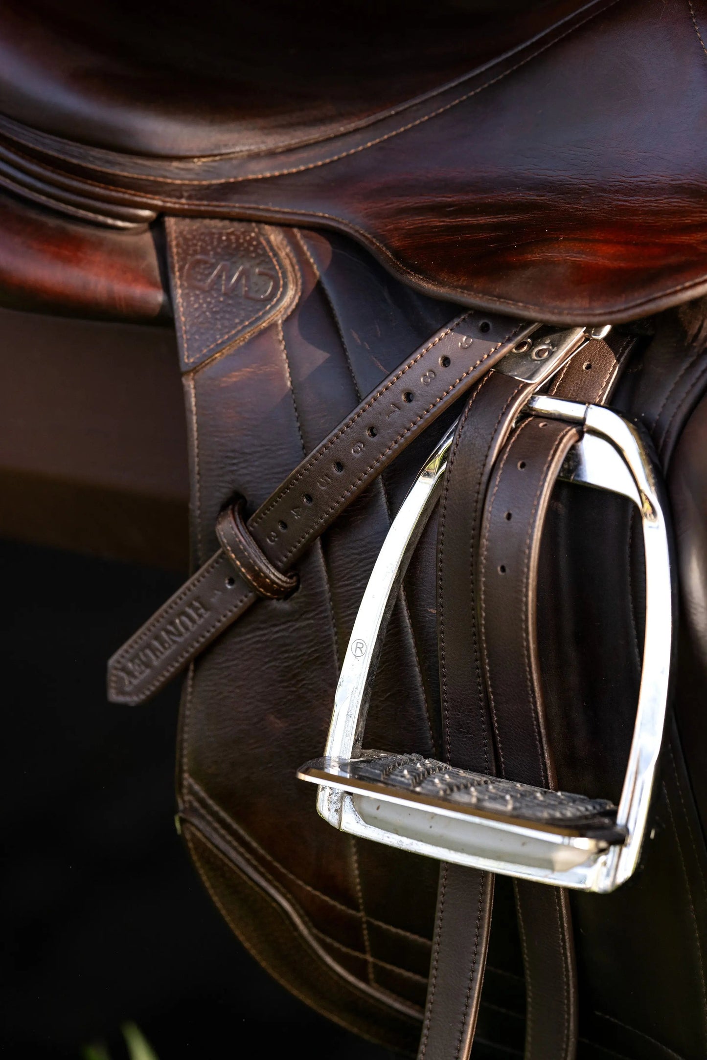 Huntley Equestrian Sedgwick Leather Flat Buckle Stirrup Leathers - Tampa Home & Garden Store