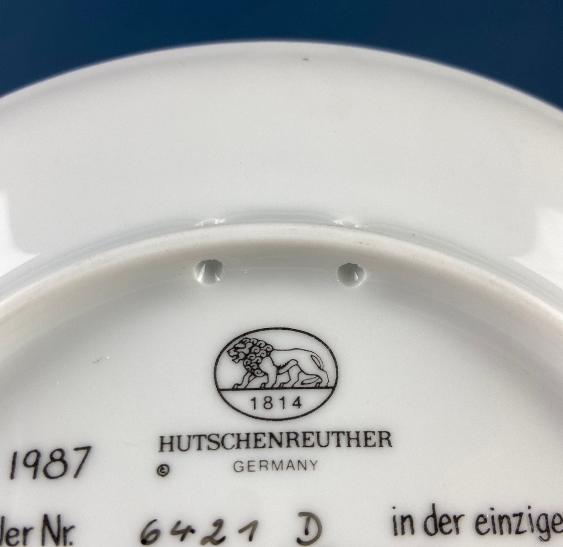 Hutschenreuther Limited Edition Wall Plate: Ursula Band Floral Art, 8" - Tampa Home & Garden Store