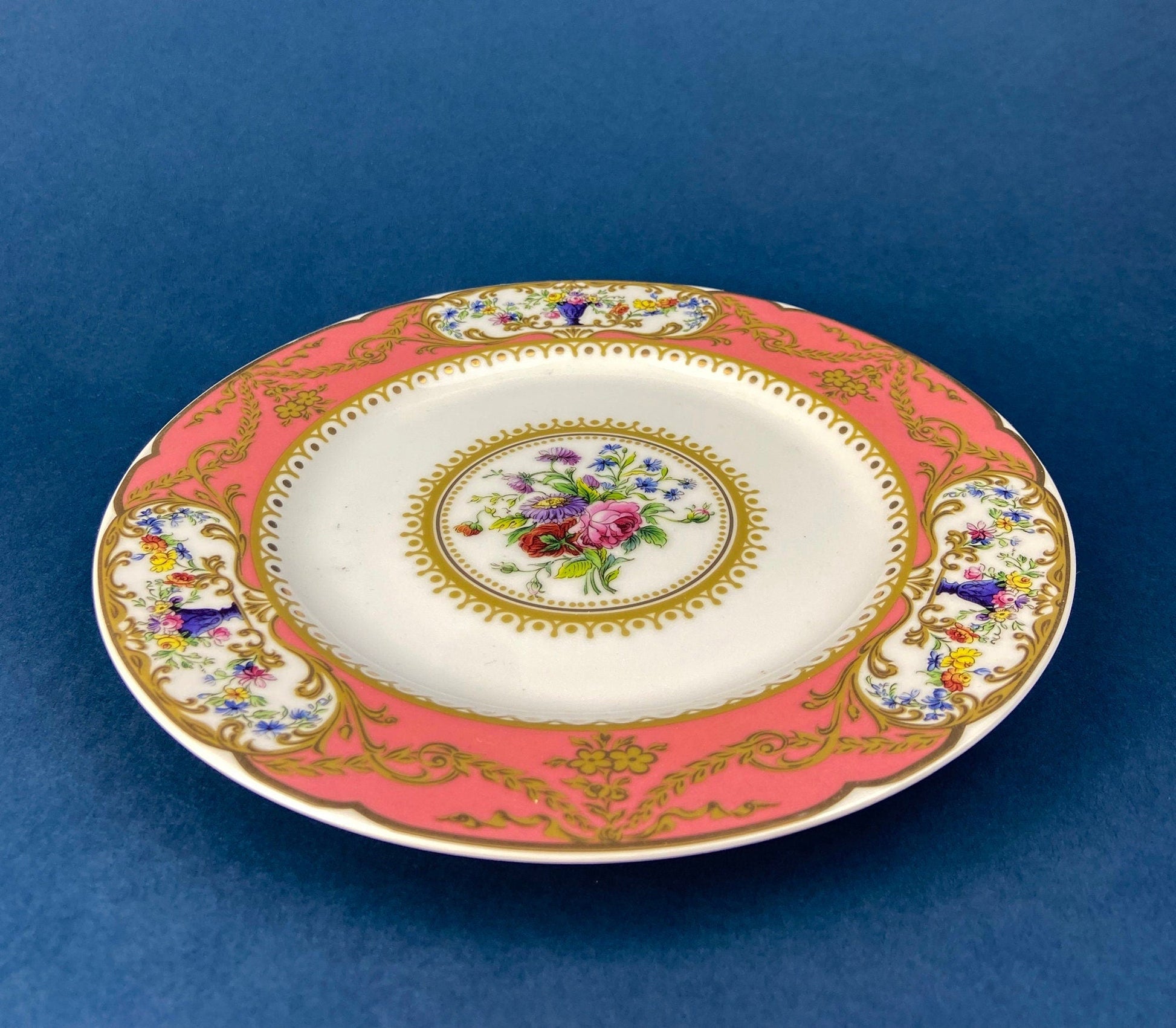 Hutschenreuther Limited Edition Wall Plate: Ursula Band Floral Art, 8" - Tampa Home & Garden Store