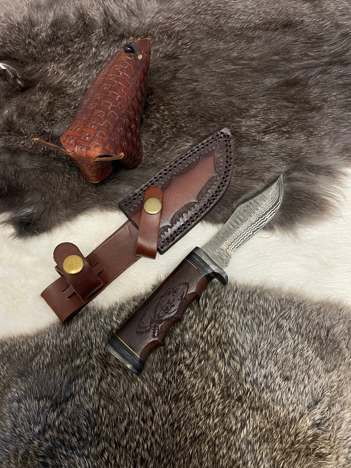 Grizzly Damascus Knife TK-099 compact with Damascus blade and wood handle in leather sheath on Tampa Home & Garden Store