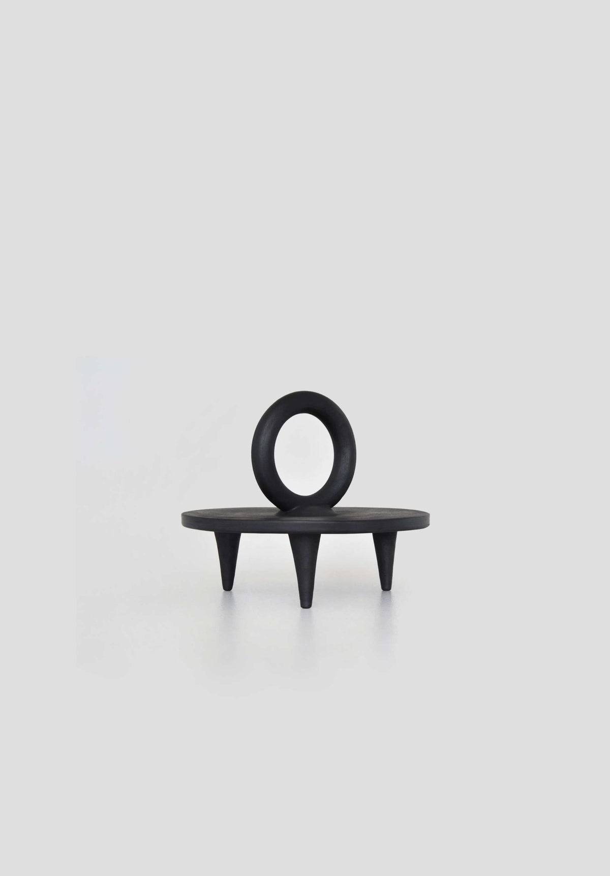 Serving pedestal platter Guculia Shadow by Creating Comfort black ring handle on pedestal on Tampa Home & Garden Store