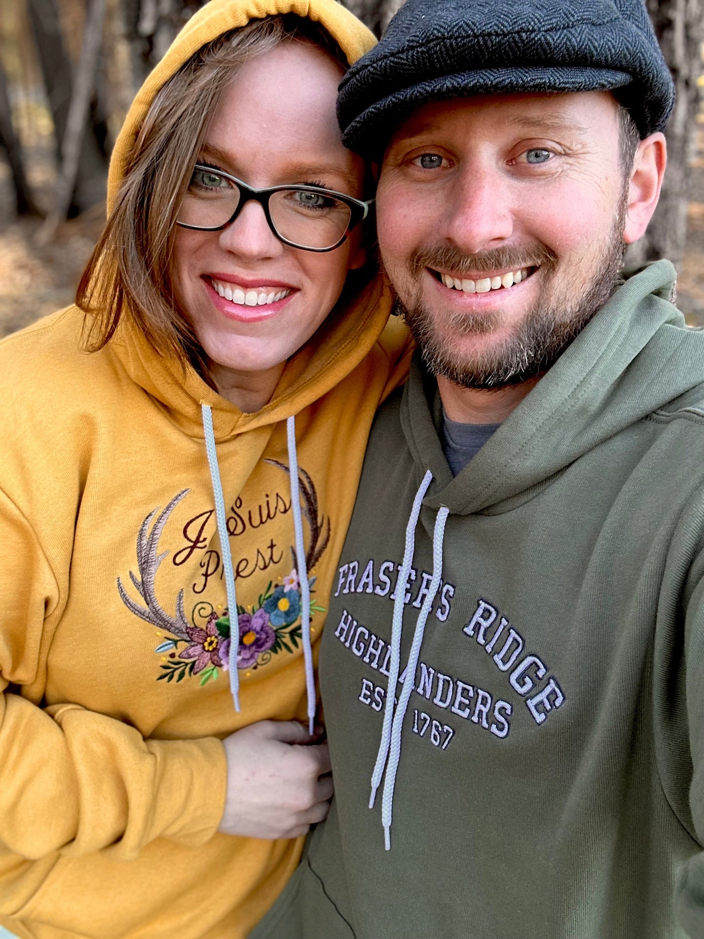 Sudadera unisex con capucha de forro polar suave bordada de Fraser's Ridge Highlanders Collegiate - Inspiración de Outlander