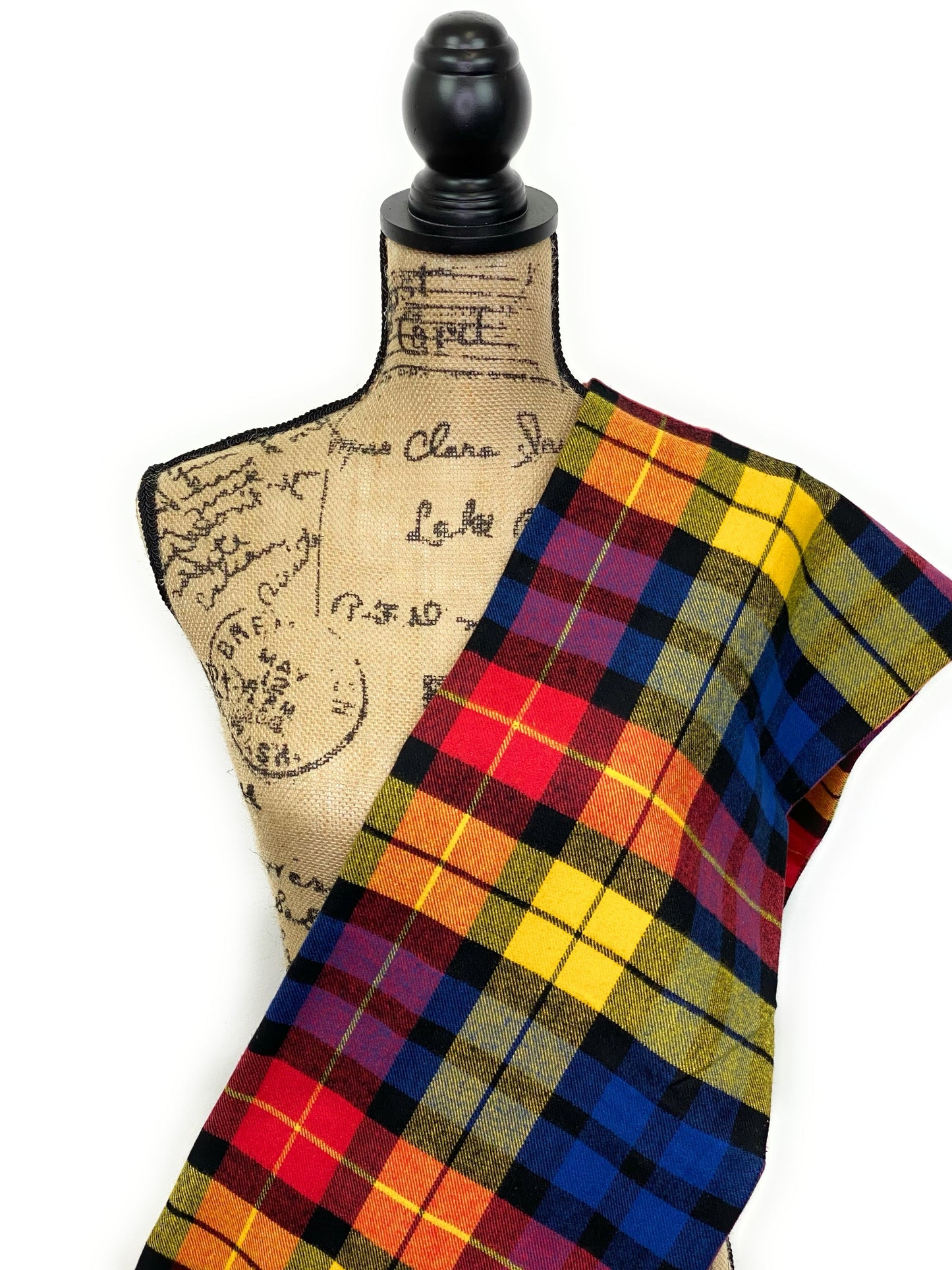 Écharpe infinie ou couverture en flanelle à carreaux colorée jaune, rouge, bleue et noire