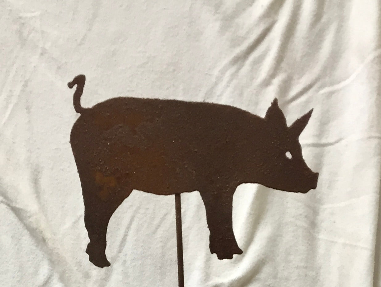Rusted metal pig yard art silhouette with rusty brown finish for lawn display on Tampa Home & Garden Store