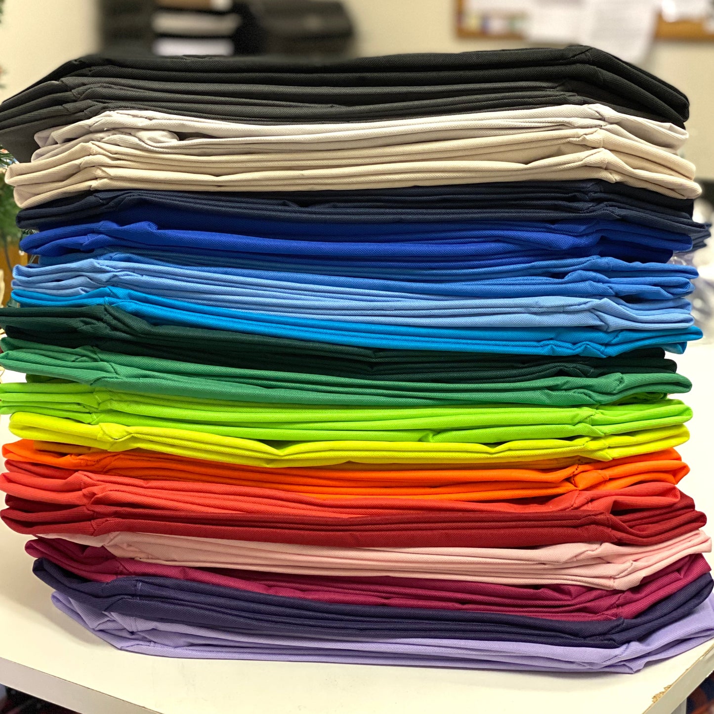 Bolsa de mano bordada con nudo celta y árbol de la vida. Pedido personalizado. Cientos de combinaciones de colores.