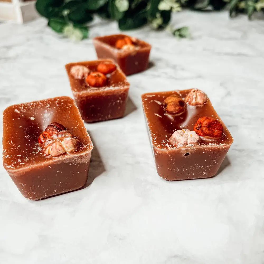 Gia Roma Autumn Pumpkin Pecan Waffles wax melts, caramel brown squares with pecans, 4 pcs on Tampa Home & Garden Store