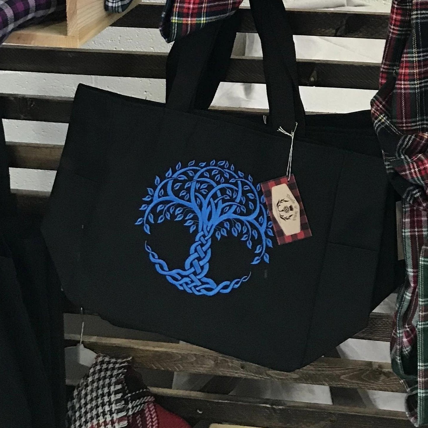 Bolsa de mano bordada con nudo celta y árbol de la vida. Pedido personalizado. Cientos de combinaciones de colores.