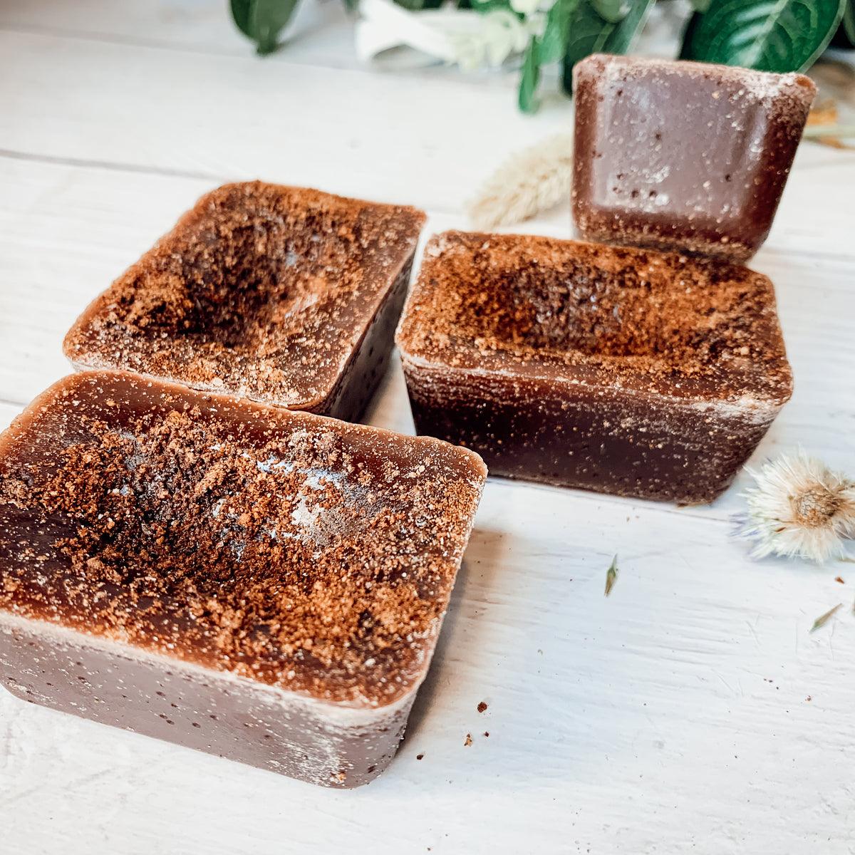 Gingerbread Spiced Latte XL wax melts Gia Roma, set of 4 brown crumbly-topped wax tarts on Tampa Home & Garden Store