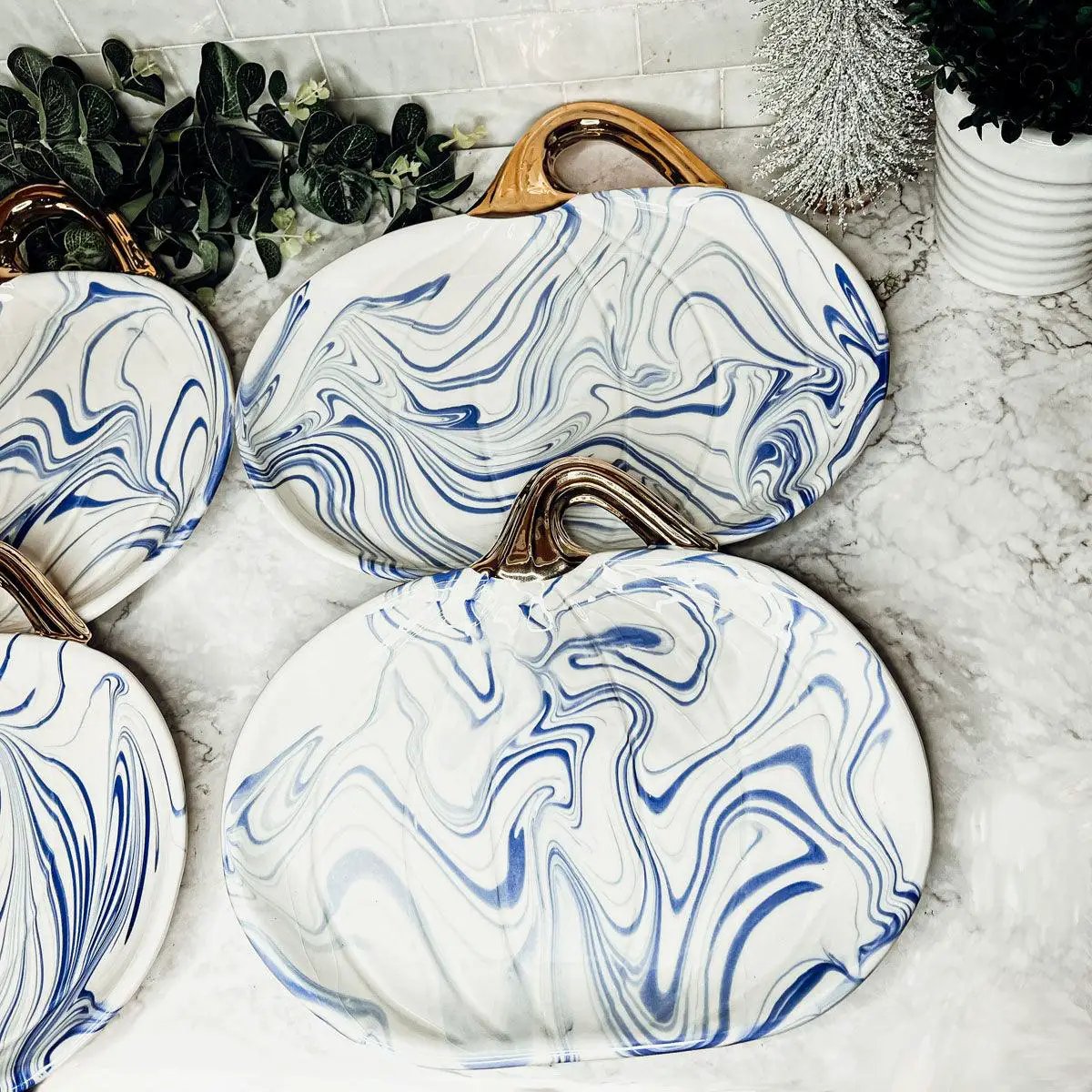 Martha Blue Marble Pumpkin Plate with Gold Stem
