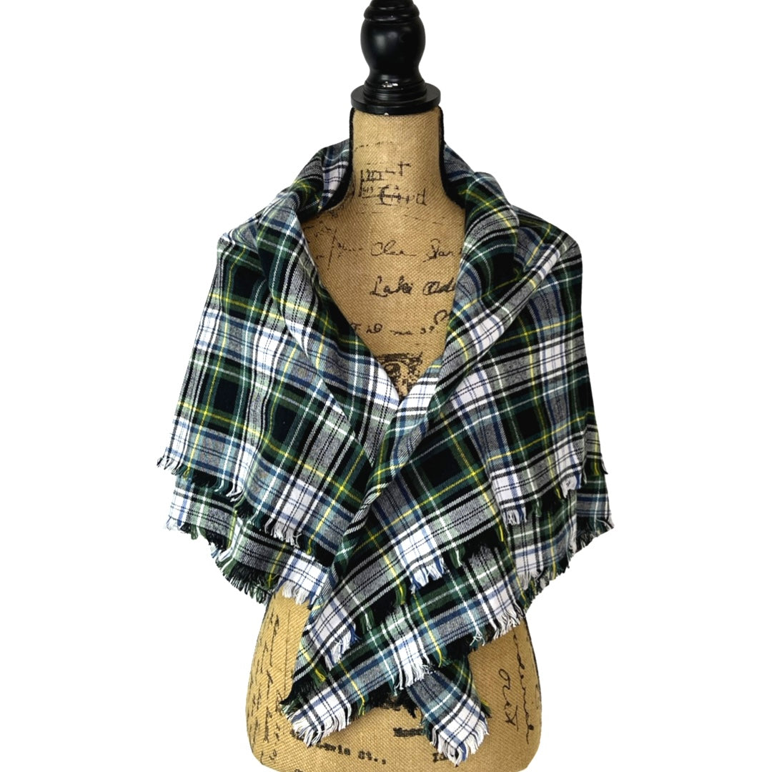 Bufanda infinita o tipo manta de franela a cuadros escoceses de color verde perenne, negro, blanco, azul polvoriento y amarillo