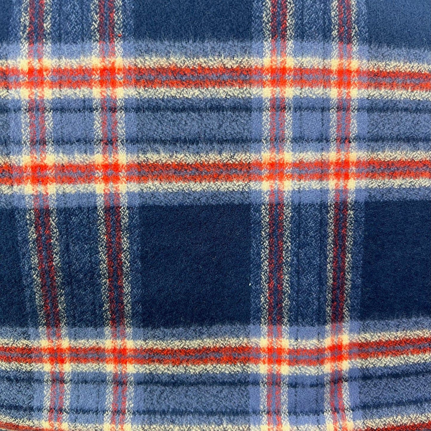 Bufandas infinitas y tipo manta de la colección Luxe en azul marino, azul polvoriento, caqui y crema