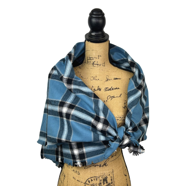 Écharpe infinie ou couverture en flanelle à carreaux bleu poussiéreux, noir, blanc et beige