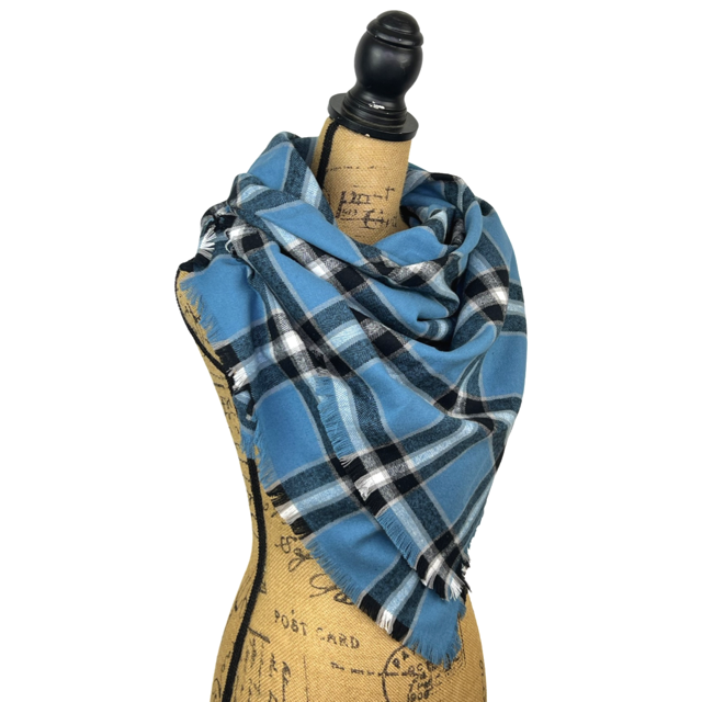 Écharpe infinie ou couverture en flanelle à carreaux bleu poussiéreux, noir, blanc et beige