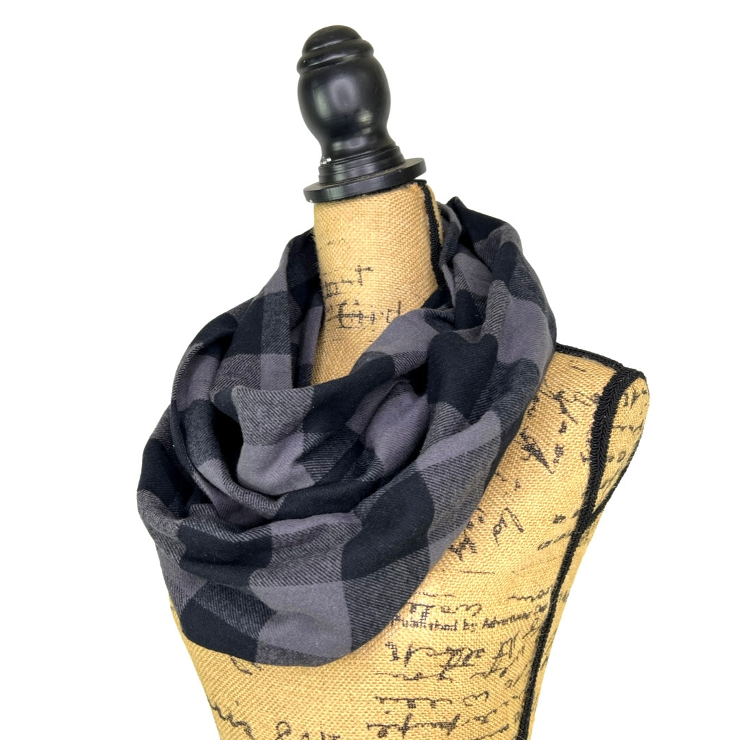 Écharpe classique à carreaux Buffalo en flanelle gris anthracite et noire, à l'infini ou en couverture