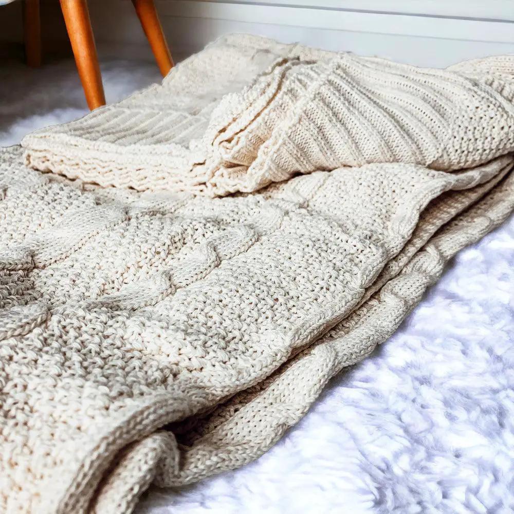Cozy Ivory Cable Knit Throw Blanket for Home