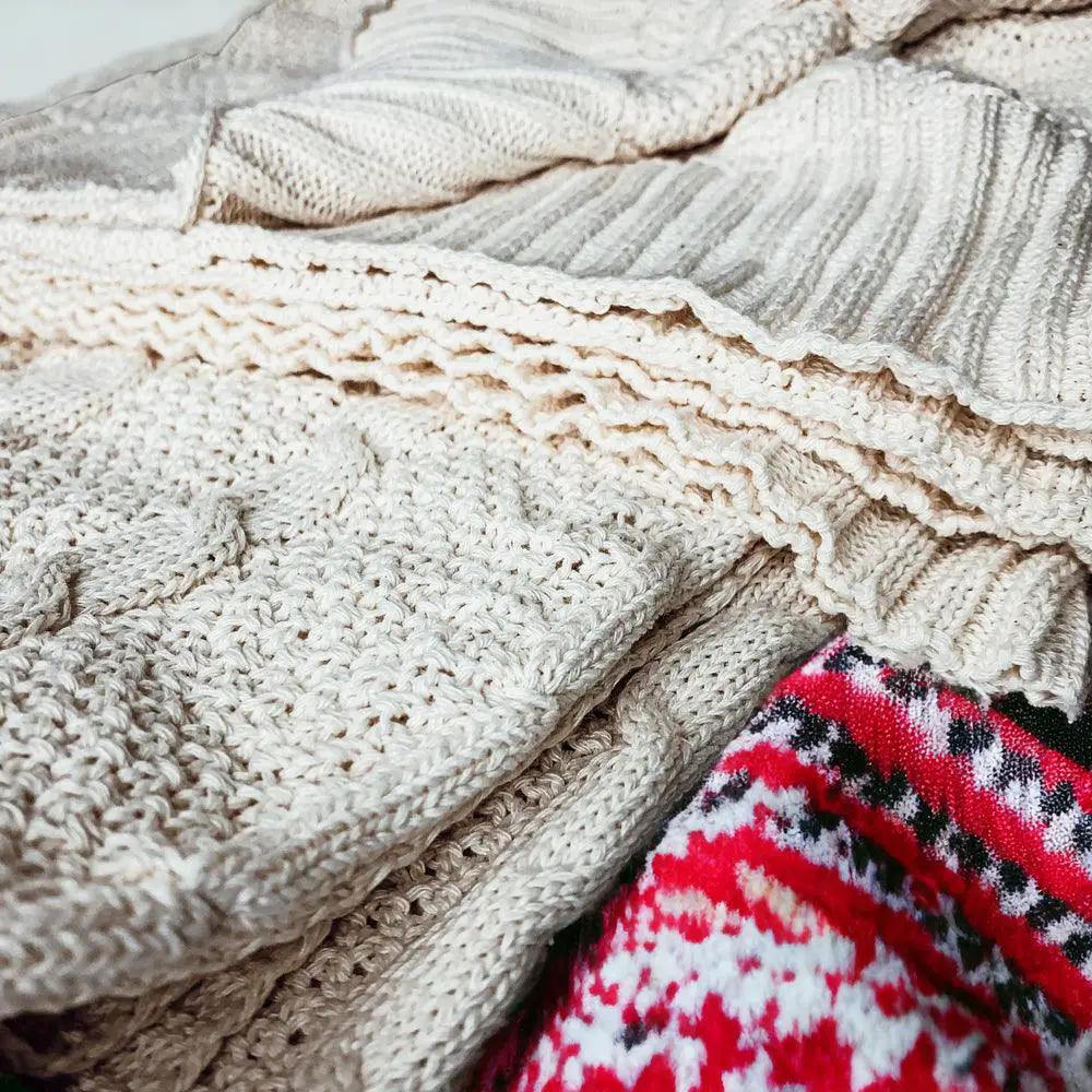 Cozy Ivory Cable Knit Throw Blanket for Home