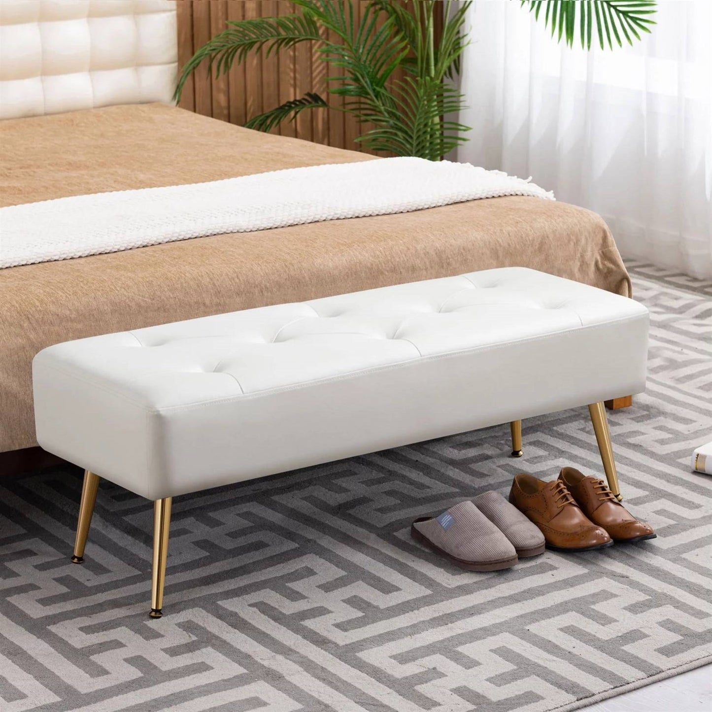 Banco otomana moderno para cama con asiento de cuero sintético blanco marfil y patas de metal dorado