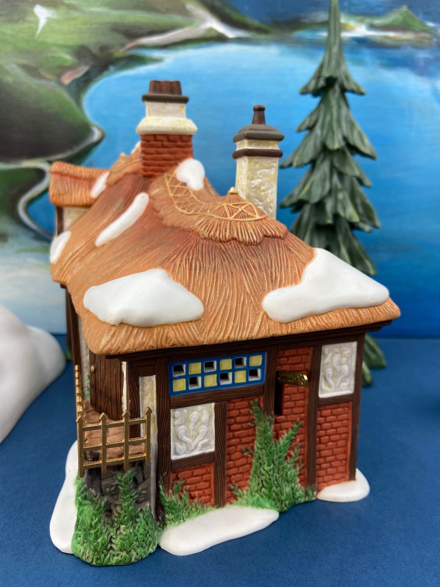 Illuminated Aldeburgh Music Box Shop. Celebrating Music. Christmas Village Porcelain House and Built-in Music Box. Dickens' Village Series. - Tampa Home & Garden Store