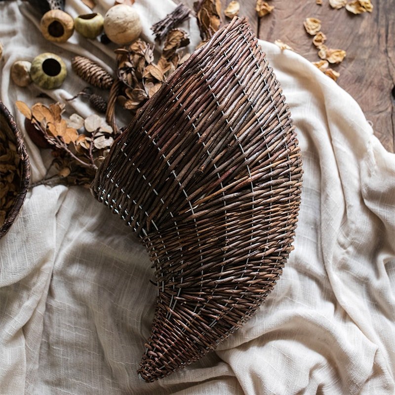 Horn-shaped willow hanging basket planter, brown wicker RusticReach on Tampa Home & Garden Store