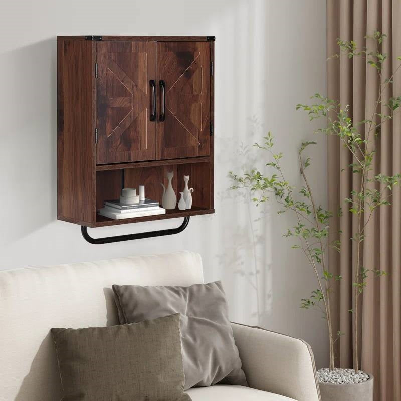 Gabinete de pared para baño rústico con toallero en acabado de madera marrón