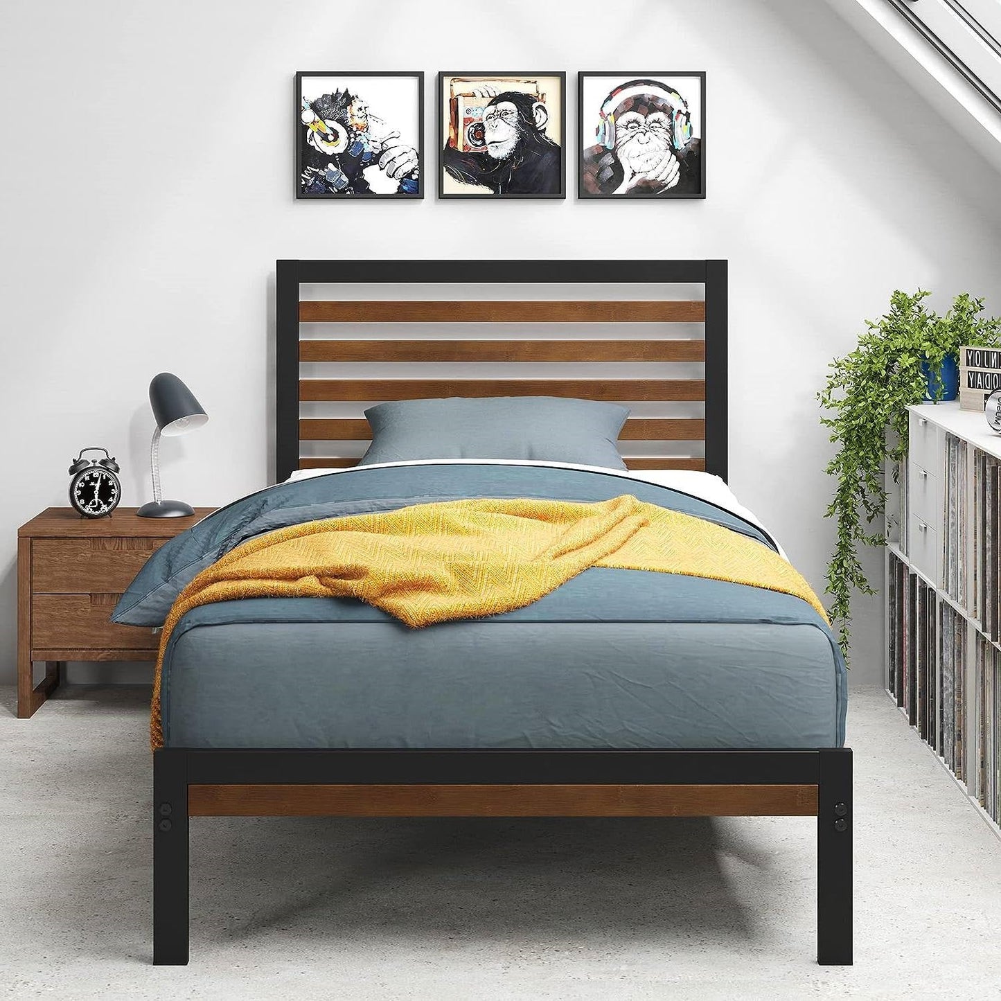 Base de cama de plataforma doble de metal con cabecero y piecero de listones de madera de bambú